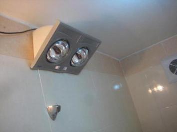 Đèn sưởi Hans 2 bóng phù hợp với phòng tắm có diện tích bao nhiêu
